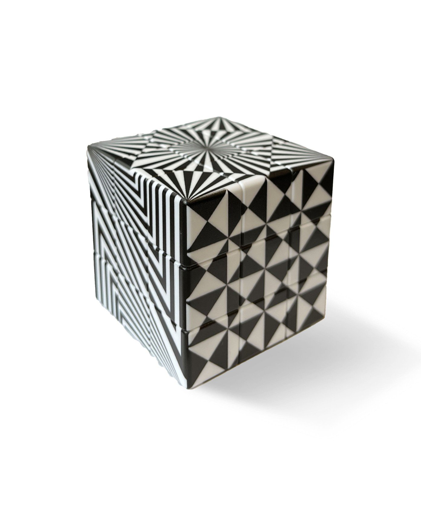 Кубик Рубика Оп Арт